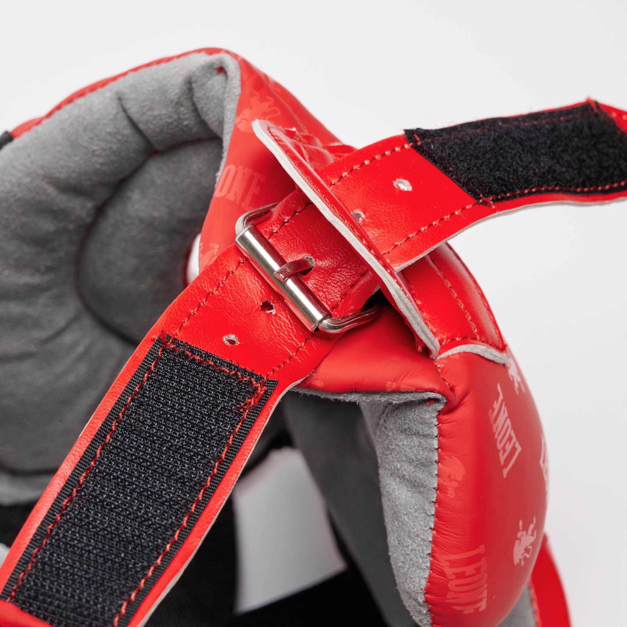 Casco de Boxeo Leone 1947 DNA Rojo con Protección de Pómulos CS445