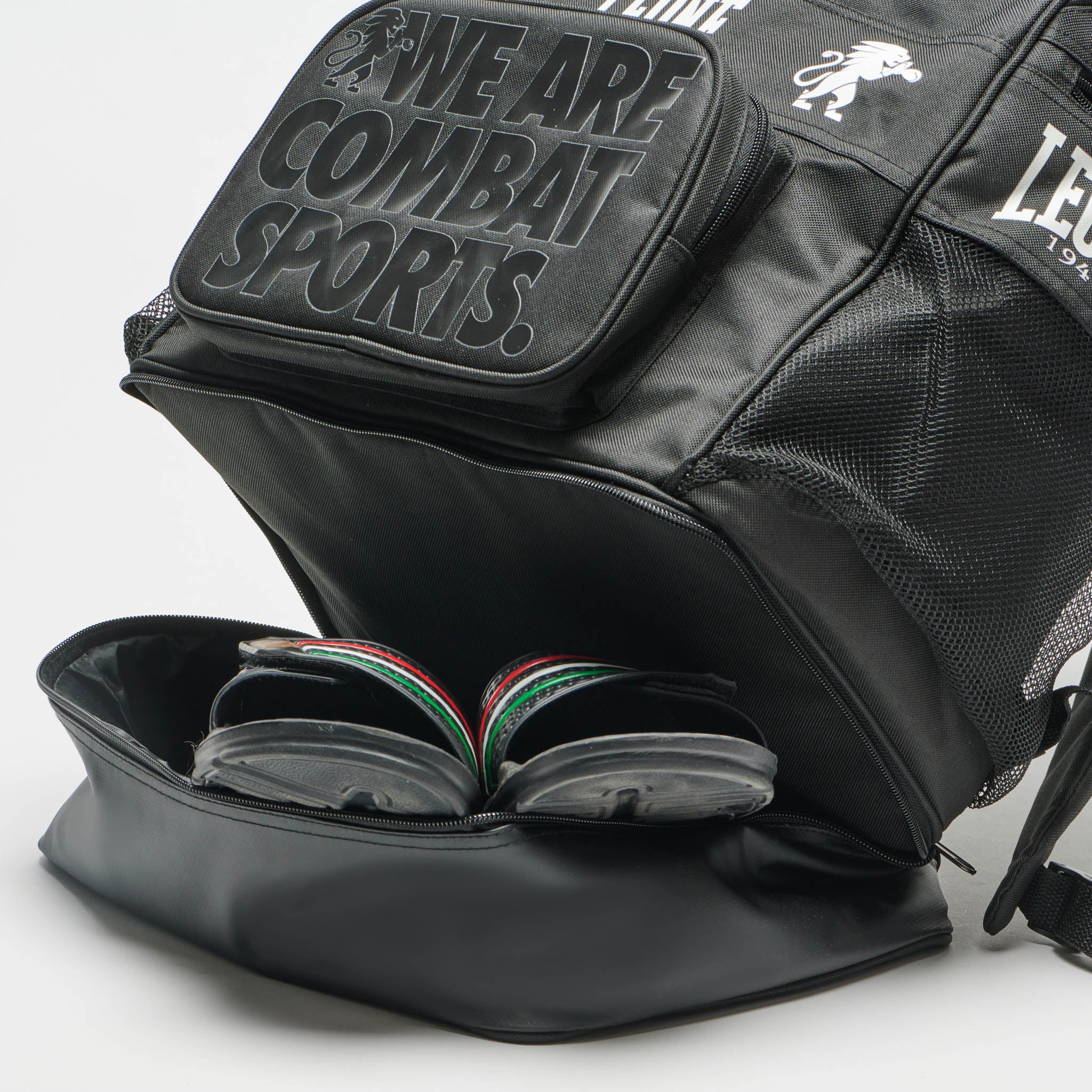 Mochila Leone 1947 "Ambassador" Color negro