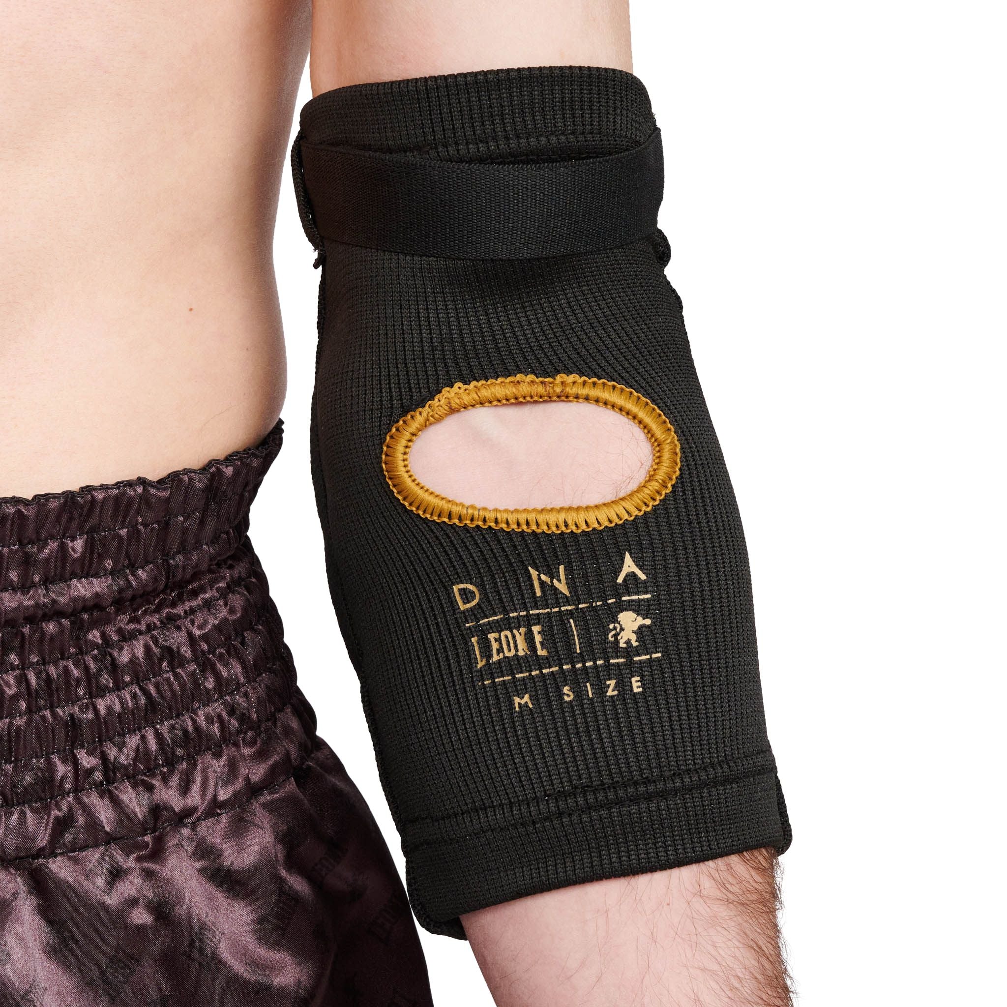 Coderas para Muay Thai Leone Color Negro PR341 DNA