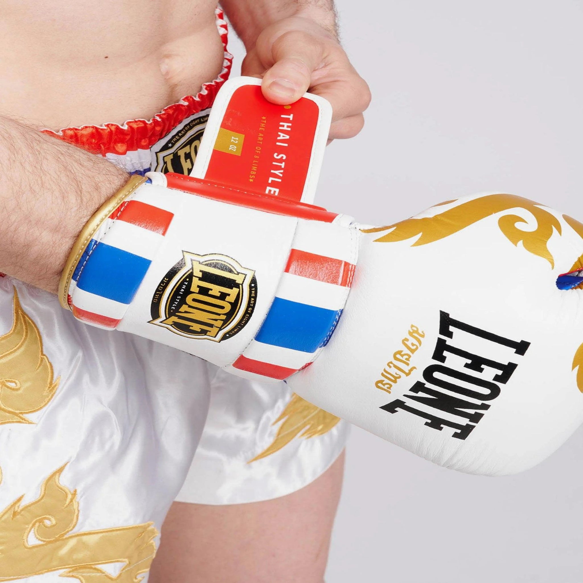 Guantes de Boxeo Leone 1947 Thai Style GN114 Blanco