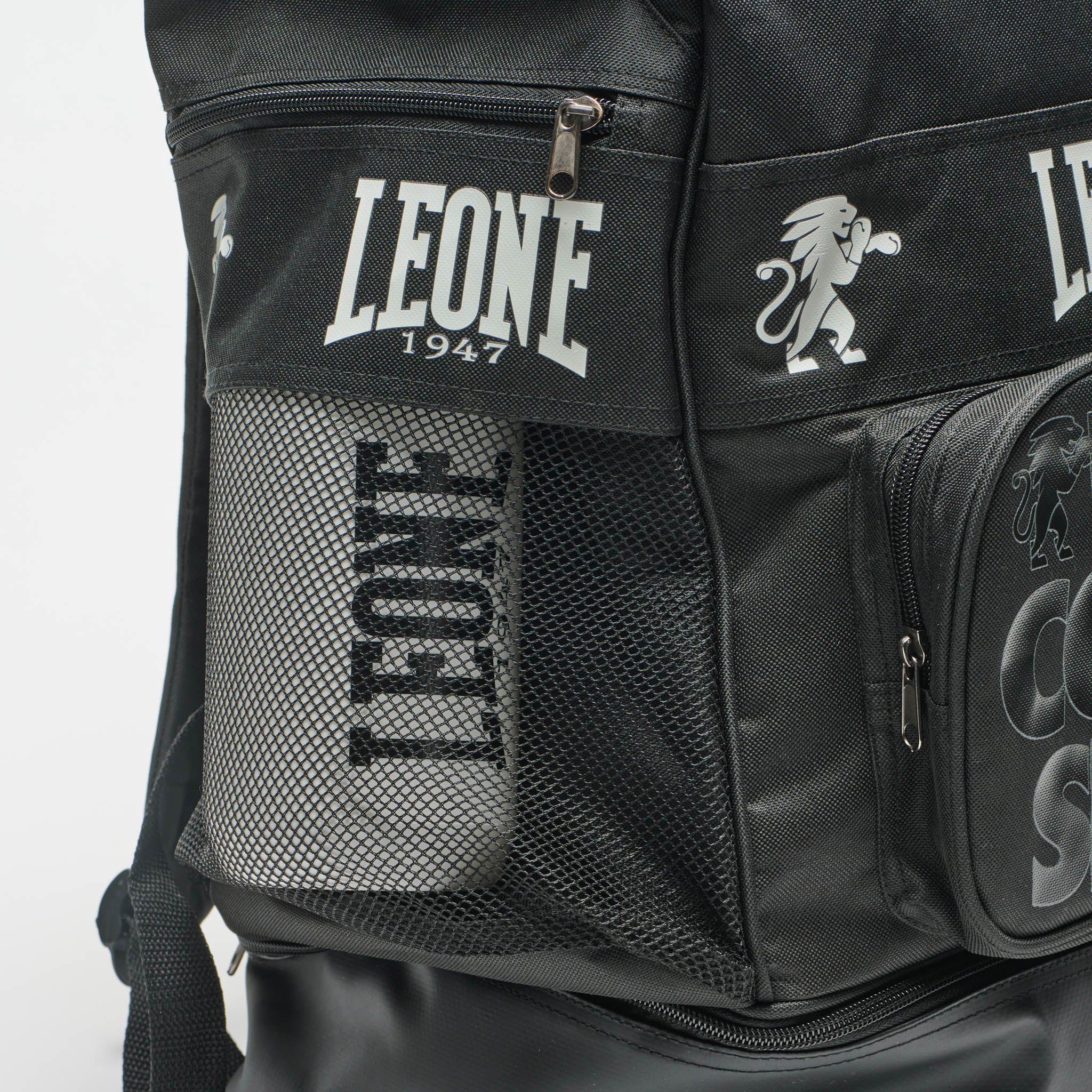 Mochila Leone 1947 "Ambassador" Color negro